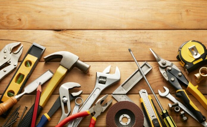 Необходимые инструменты для проведения ремонтных работ всегда должны быть под рукой